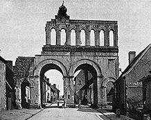 Porte d'Arroux d'Autun - photo signée G, publiée en 1906,  reproduite puis restaurée par © Norbert Pousseur