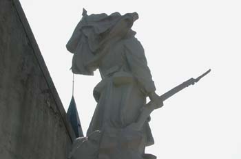 © Norbert Pousseur - Seine et Marne - Villeneuve St Denis - monument aux morts de Villeneuve Saint-Denis