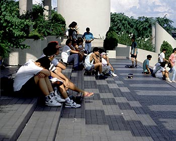 © Norbert Pousseur - Pose de midi pour jeunes singapouriens - Photographie Norbert Pousseur