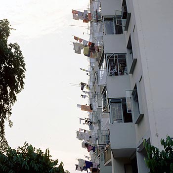 © Norbert Pousseur - Linges sêchant dans quartiers populaires