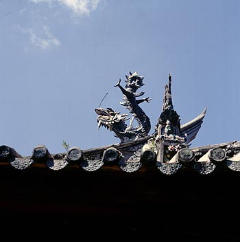 © Norbert Pousseur - Dragon sur toit de temple chinois