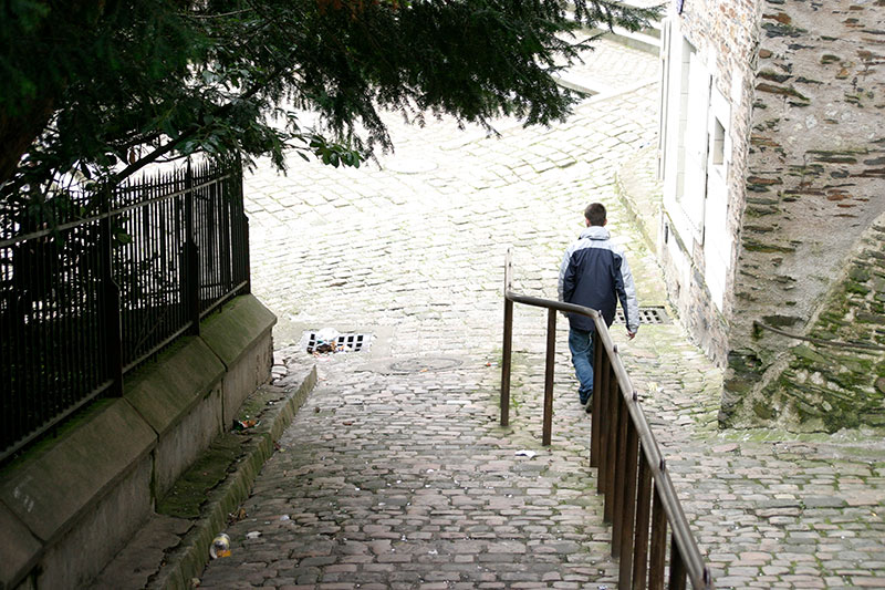 Ruelle empierrée en pente d'Angers - © Norbert Pousseur