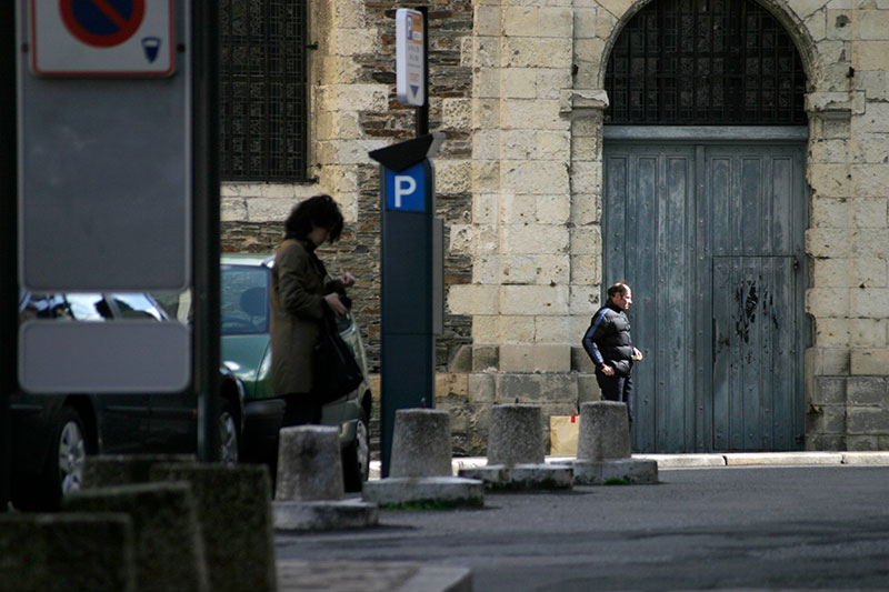 Personnages en stand-by à Angers - © Norbert Pousseur