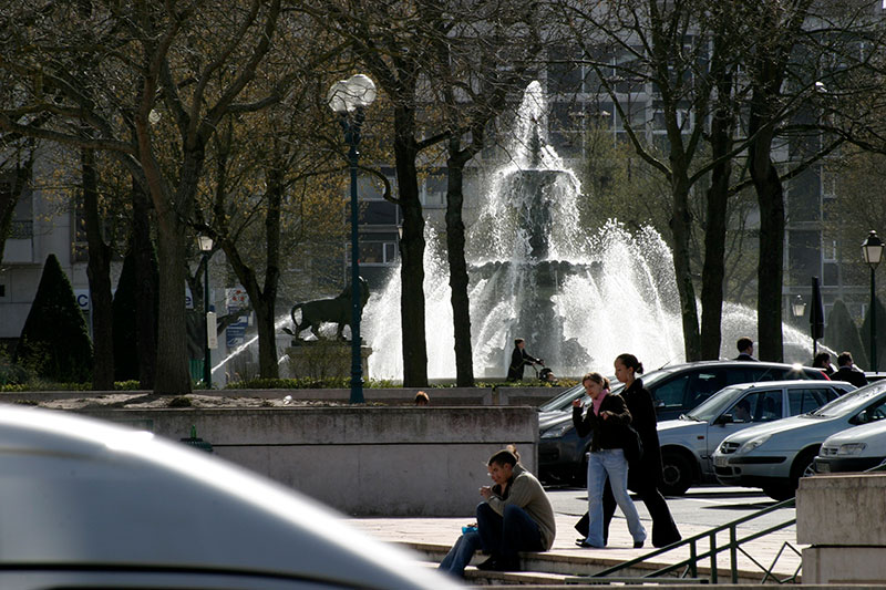 Fontaine illuminée de soleil  à Angers - © Norbert Pousseur