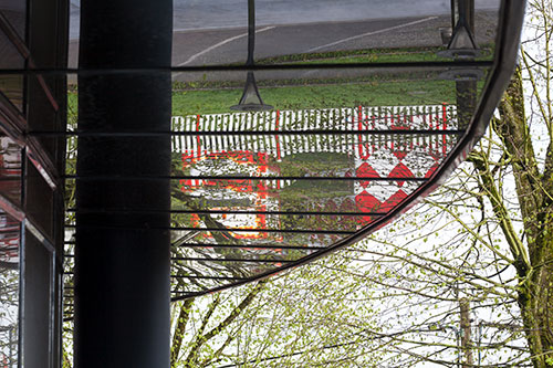 Auvent en miroir à Arlon - © Norbert Pousseur