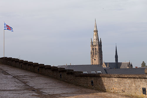 Drapeau et clocher  à Arlon - © Norbert Pousseur