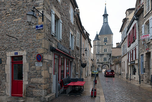 La rue pricipale d'Avallon - © Norbert Pousseur