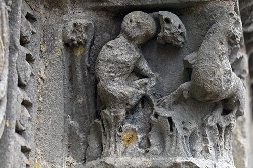 Sculpture de personnage et d"animal à Avallon - © Norbert Pousseur