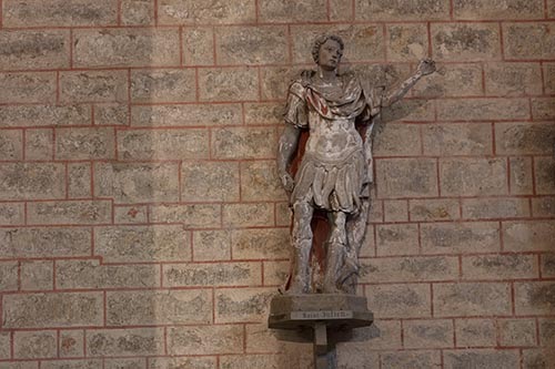 Statue de St Julien dans l'église d'Avallon - © Norbert Pousseur