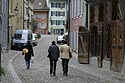 Passantes sur les rues pavées de la vieille ville - Baden - © Norbert Pousseur