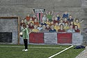 Jeux de foot avec tribune publique peinte - © Norbert Pousseur