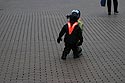 Bambin muni de sa veste de circulation - Baden - © Norbert Pousseur