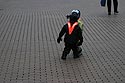 Bambin muni de sa veste de circulation - Baden - © Norbert Pousseur