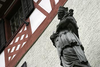 Saint portant la croix - Baden - © Norbert Pousseur