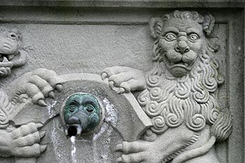 Tête de fontaine entre les lions de Baden - © Norbert Pousseur