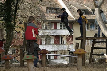 Saut sur trempoline en plein air - Baden - © Norbert Pousseur