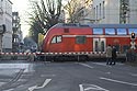 Passage de train en ville bloquant le trafic routier - Bonn - © Norbert Pousseur