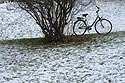 Vélo attendant son propriétaire - Bonn - © Norbert Pousseur