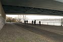 Promenade passant sous le pont Konrad Adenauer - Bonn - © Norbert Pousseur