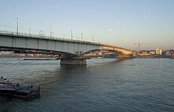 Le pont Kennedy entre Bonn et Beuel - Bonn - © Norbert Pousseur