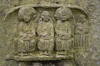 Trois autres personnages � la coiffe en auréole - Bonn - © Norbert Pousseur