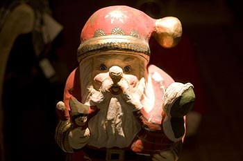 lutin père Noël en vitrine - Bonn - © Norbert Pousseur