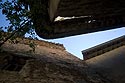 Bords de toits d'une ruelle de chateaudouble - © Norbert Pousseur