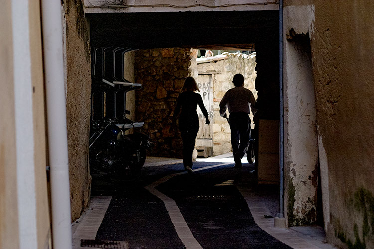Passage bas entre deux maisons - © Norbert Pousseur