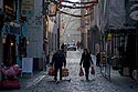 Retour de courses de fêtes - Cologne - Koeln - © Norbert Pousseur