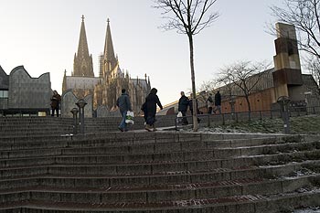 Montée vers la cathédrale - Cologne_ Koeln - © Norbert Pousseur