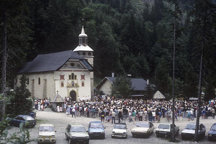 Les Contamines-Montjoie : Notre-Dame de la Gorge, un jour du 15 août © Norbert Pousseur Les Contamines-Montjoie : Notre-Dame de la Gorge, un jour du 15 août © Norbert Pousseur