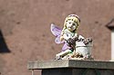 Statuette d'angelot dur pilier de portail à Coupvray - © Norbert Pousseur