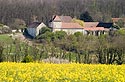 Ferme entourée de murs à Coupvray - © Norbert Pousseur