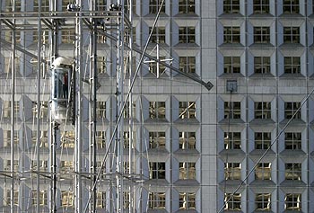 L'ascenseur de l'Arche - La Défense - © Norbert Pousseur