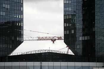 Grue en travaux - La Défense - © Norbert Pousseur