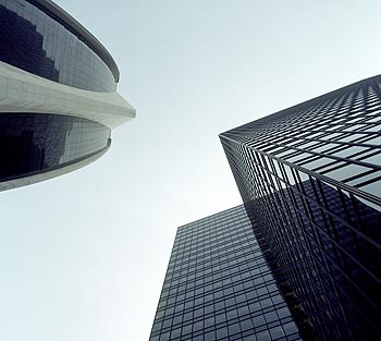 Divers faîtes discourant dans le ciel - La Défense - © Norbert Pousseur