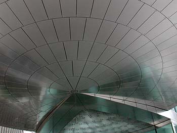 Plafond d'entrée d'immeuble - La Défense - © Norbert Pousseur