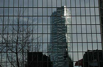Tour de verre sur verre - La Défense - © Norbert Pousseur