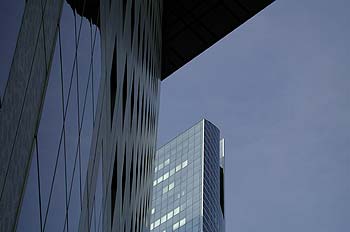 Coin d'immeubles - La Défense - © Norbert Pousseur
