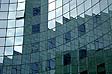 © Norbert Pousseur - Quartier La Défense - Paris - Reflets en créneaux sur l'esplanade de la Défense