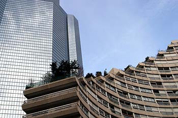 Appartements et façades de bureaux - La Défense - © Norbert Pousseur