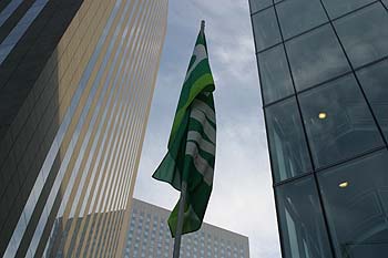 Drapeau de sociéte de Btp - La Défense - © Norbert Pousseur