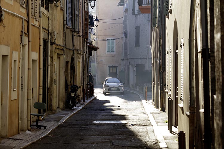 Les étroites rues anciennes de Draguignan - © Norbert Pousseur
