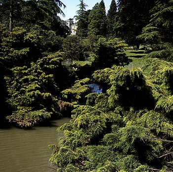 Le château et l'étang de son parc - Ferrières - © Norbert Pousseur