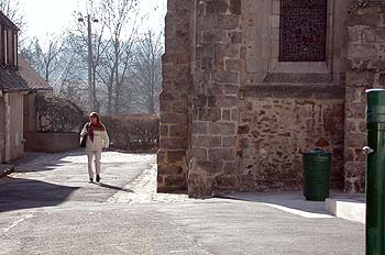 Passage près de l'église à  Ferrières - © Norbert Pousseur