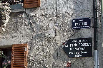 panneau de restaurant à  Ferrières - © Norbert Pousseur