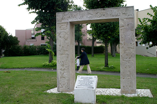 Porte de l'An 2000 à Torcy - © Norbert Pousseur