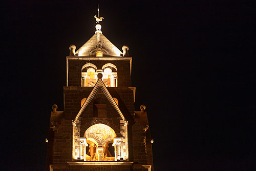 Le clocher illuminé de la cathédrale du Puy en Velay - © Norbert Pousseur