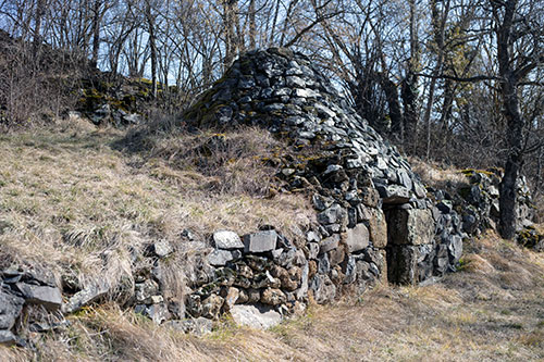 Borie et son talus près du Puy en Velay - © Norbert Pousseur