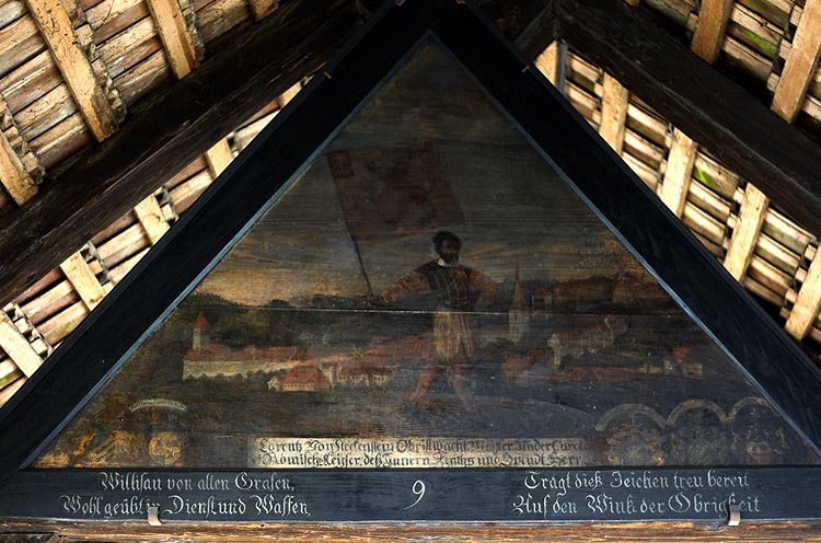 La bannière du comté de Willisau portée par un guerrier - Tableau du pont de la Chapelle de Lucerne - © Norbert Pousseur